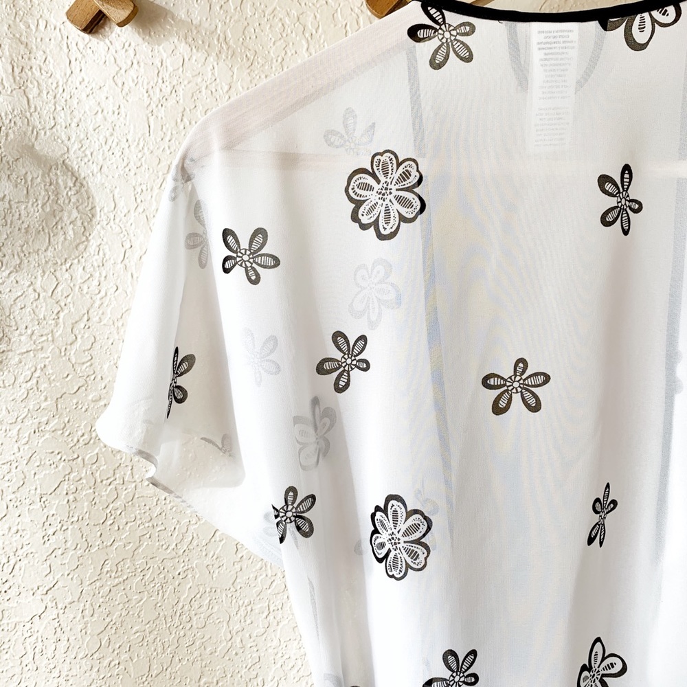 In Bloom Robe - Picture 5 of 8